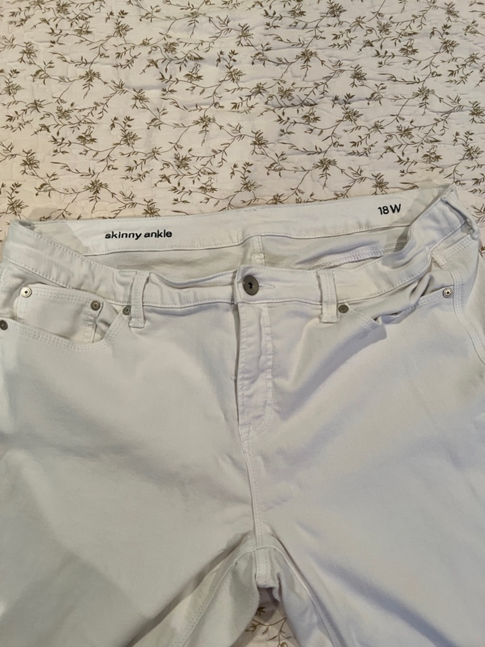 JC Penney White Skinny Ankle Jeans - Size 18W
